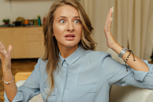 Cansada de engolir tudo? O que sua raiva está tentando te dizer.